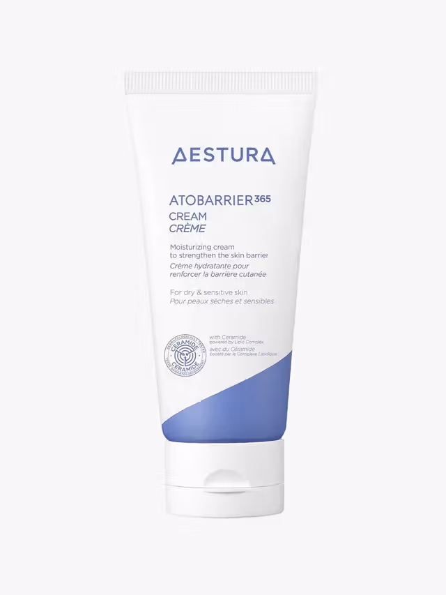 Hydrate vs. Moisturize: What Benefits Aging Skin More?