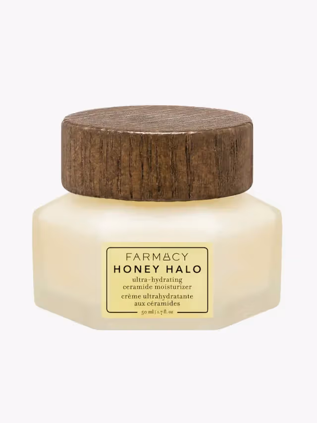 Hydrate vs. Moisturize: What Benefits Aging Skin More?
