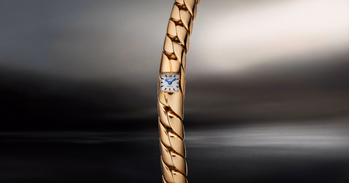A collectible chain watch combining a time display function with a jewelry-style bracelet.