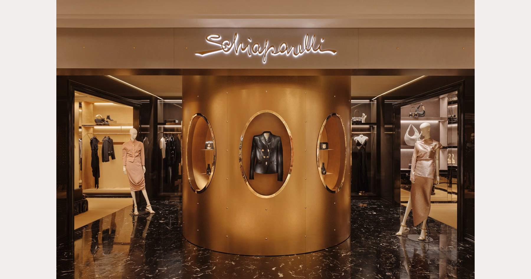 Schiaparelli บูติกแรกญี่ปุ่นที่โอซาก้า: กระจกและกระเป๋าเหนือจริง