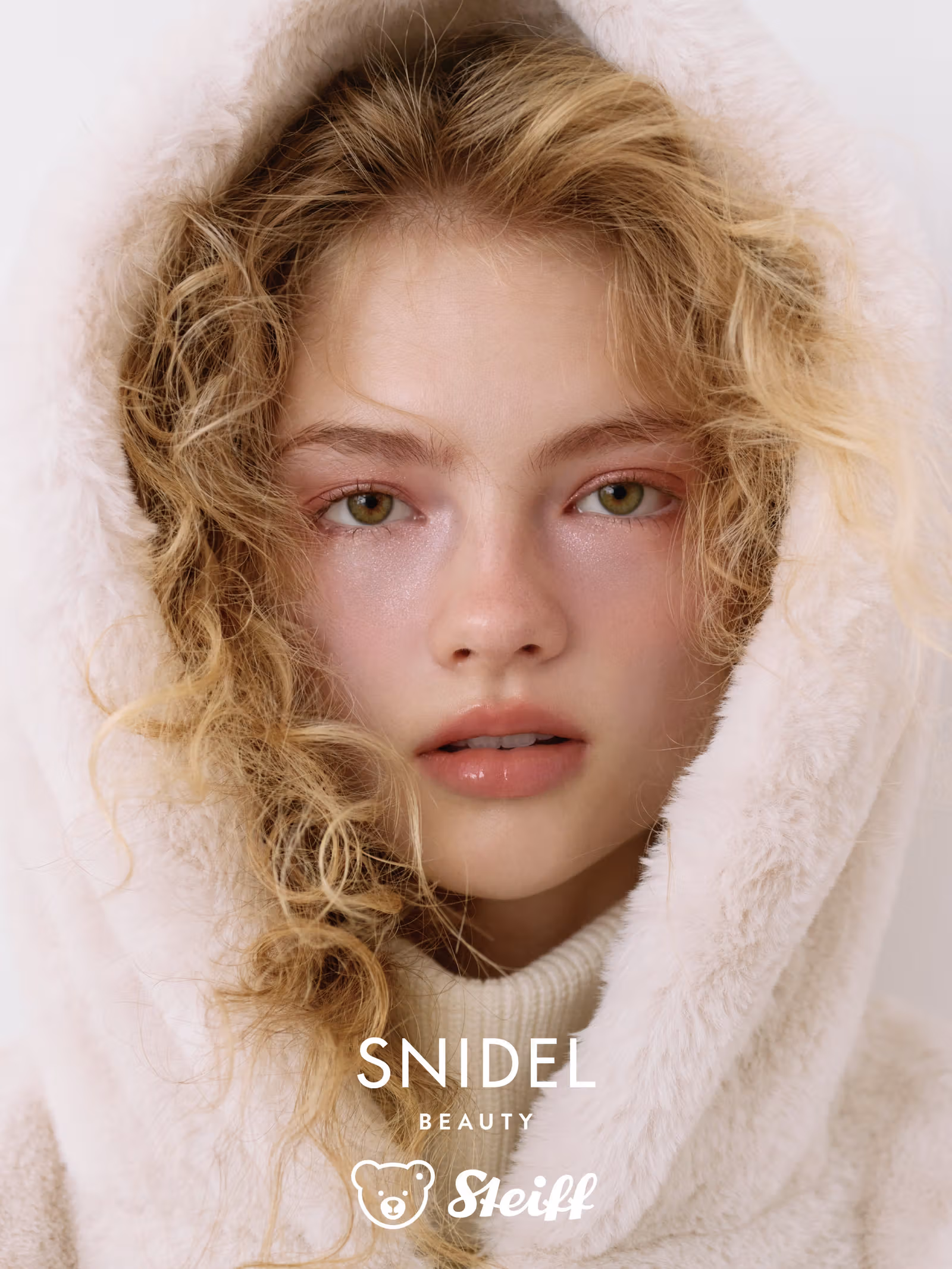 SNIDEL BEAUTY×Steiff、10月30日発売へ。2回の発売日、ポーチ購入条件と大阪の整列案内