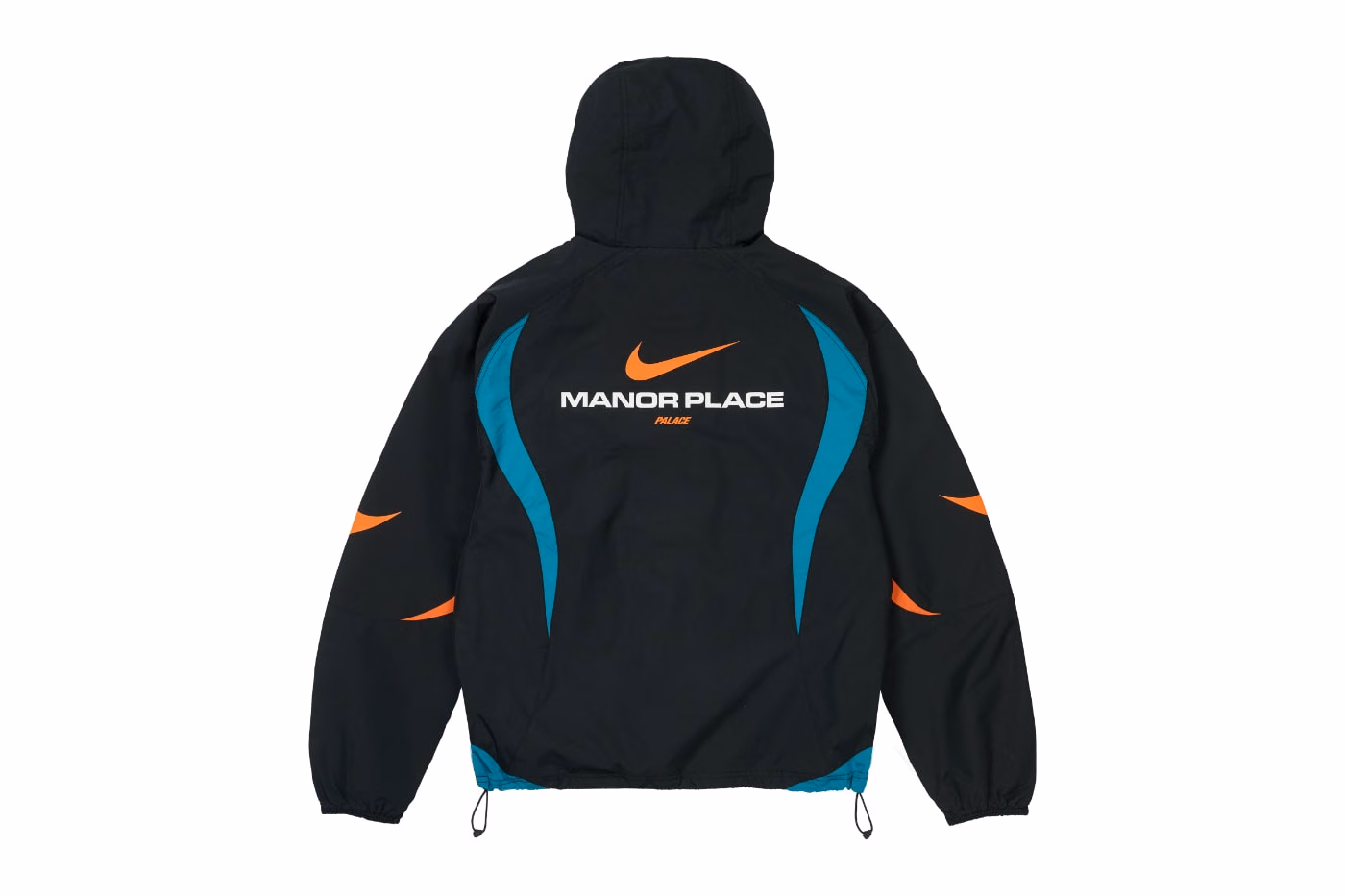 หลังแจ็กเก็ตดำวาง MANOR PLACE ใต้ Swoosh สีส้ม