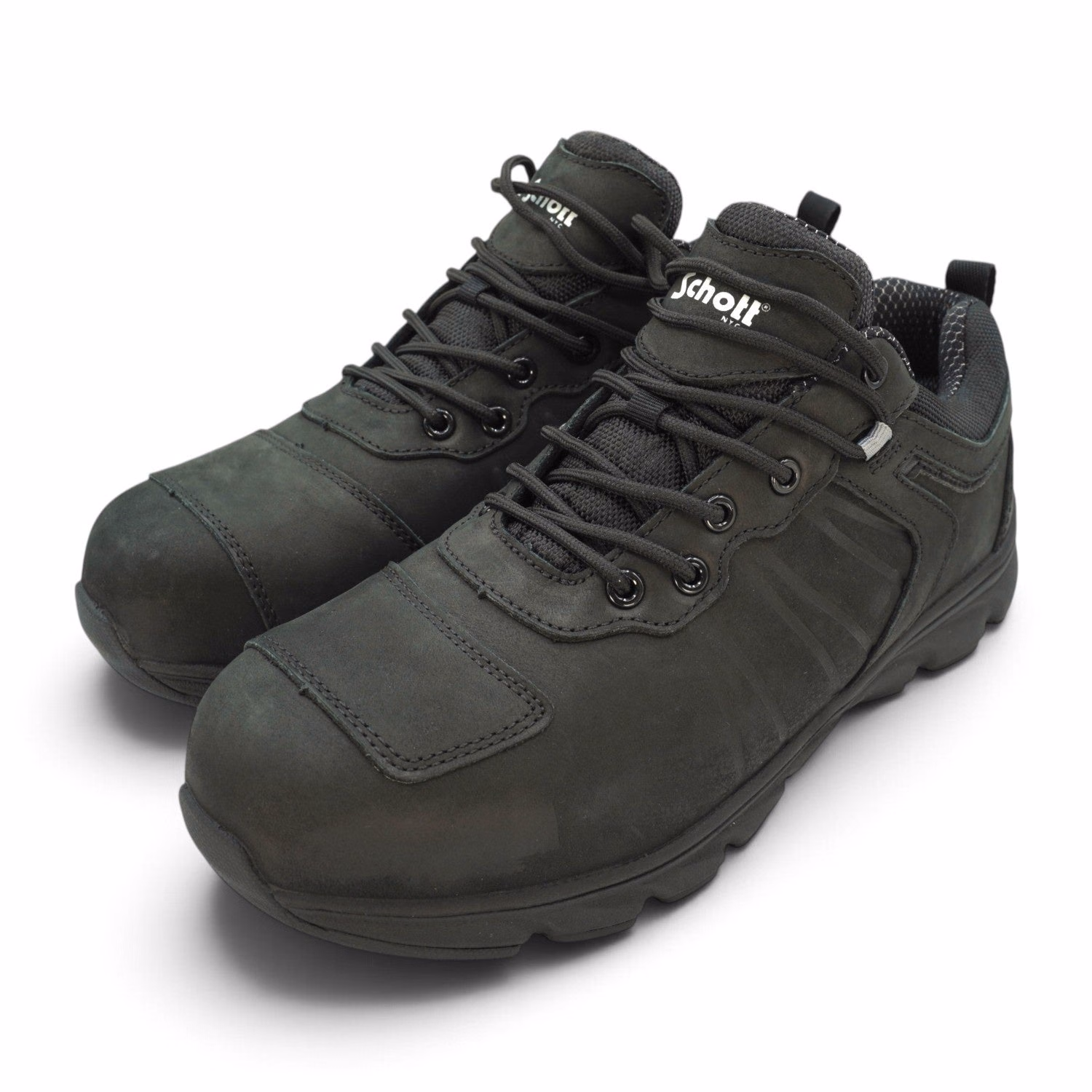 Schott Force Dura低筒鞋款成對陳列