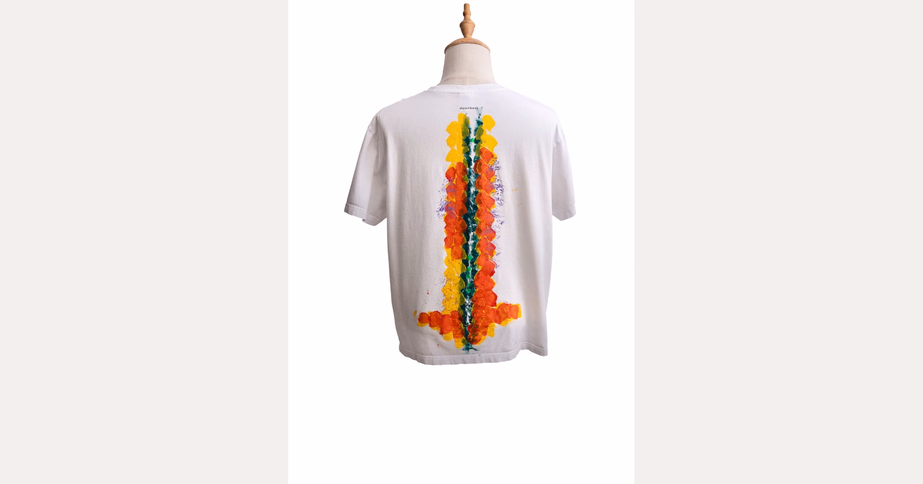 แผ่นหลังไม่ต้องสมมาตรก็มีคุณค่าให้มอง: MY BACK BONE เปลี่ยนร่องรอย 100 คนเป็นเสื้อผ้า