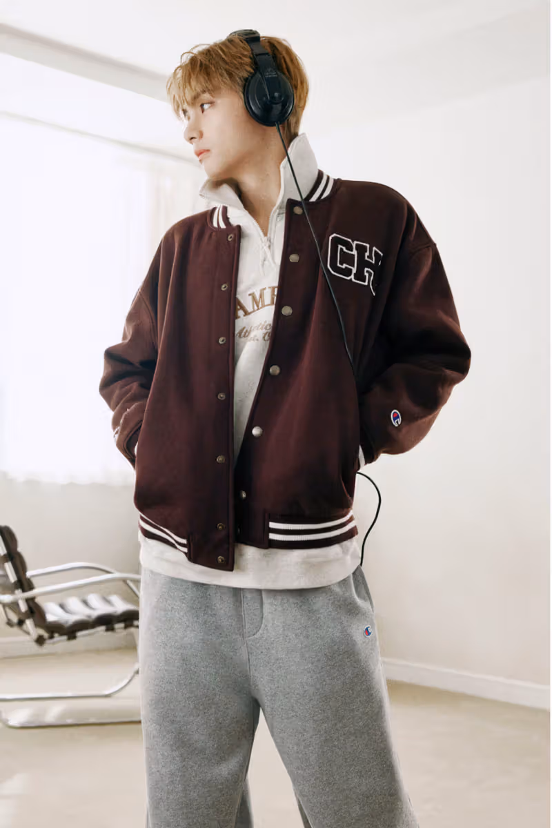 BTS V站上Champion FW26陣容最前排，這次「冠軍」不靠獎牌定義