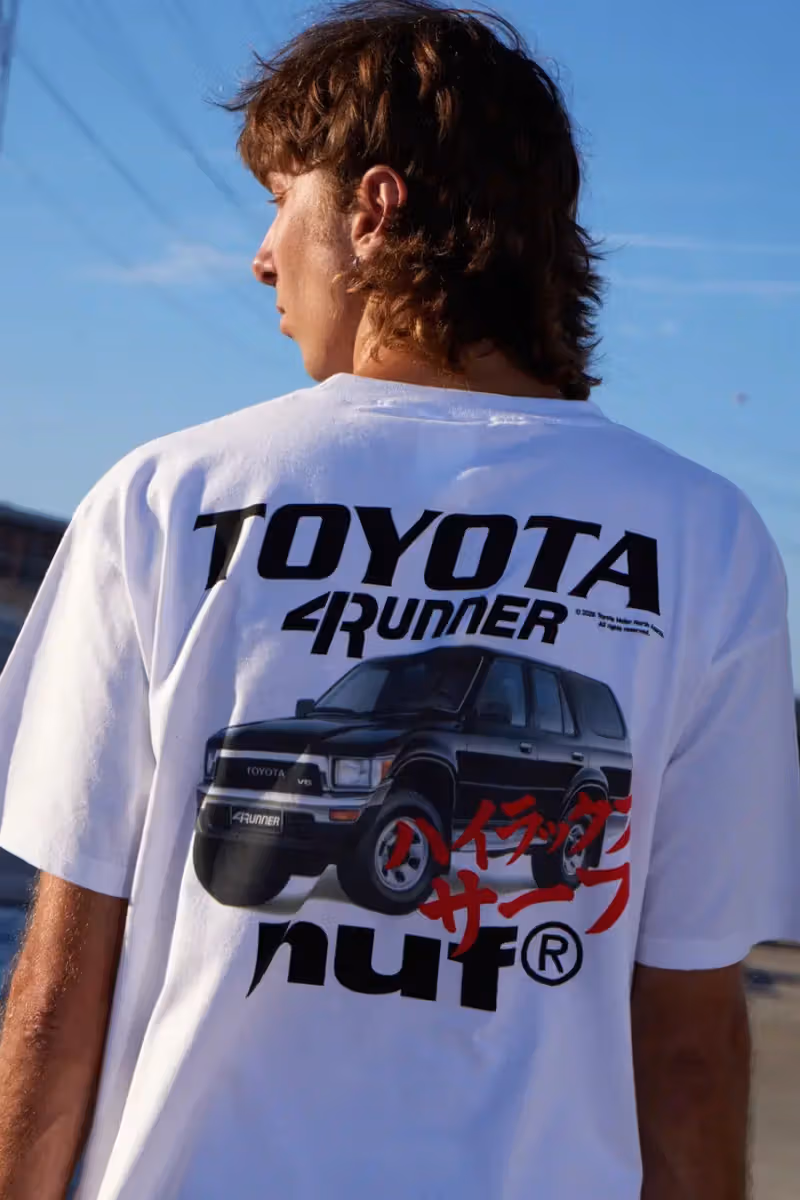 HUF, Toyota Racing Development와 다시 손잡고 레이싱 스폰서 미학을 FW26에 담다