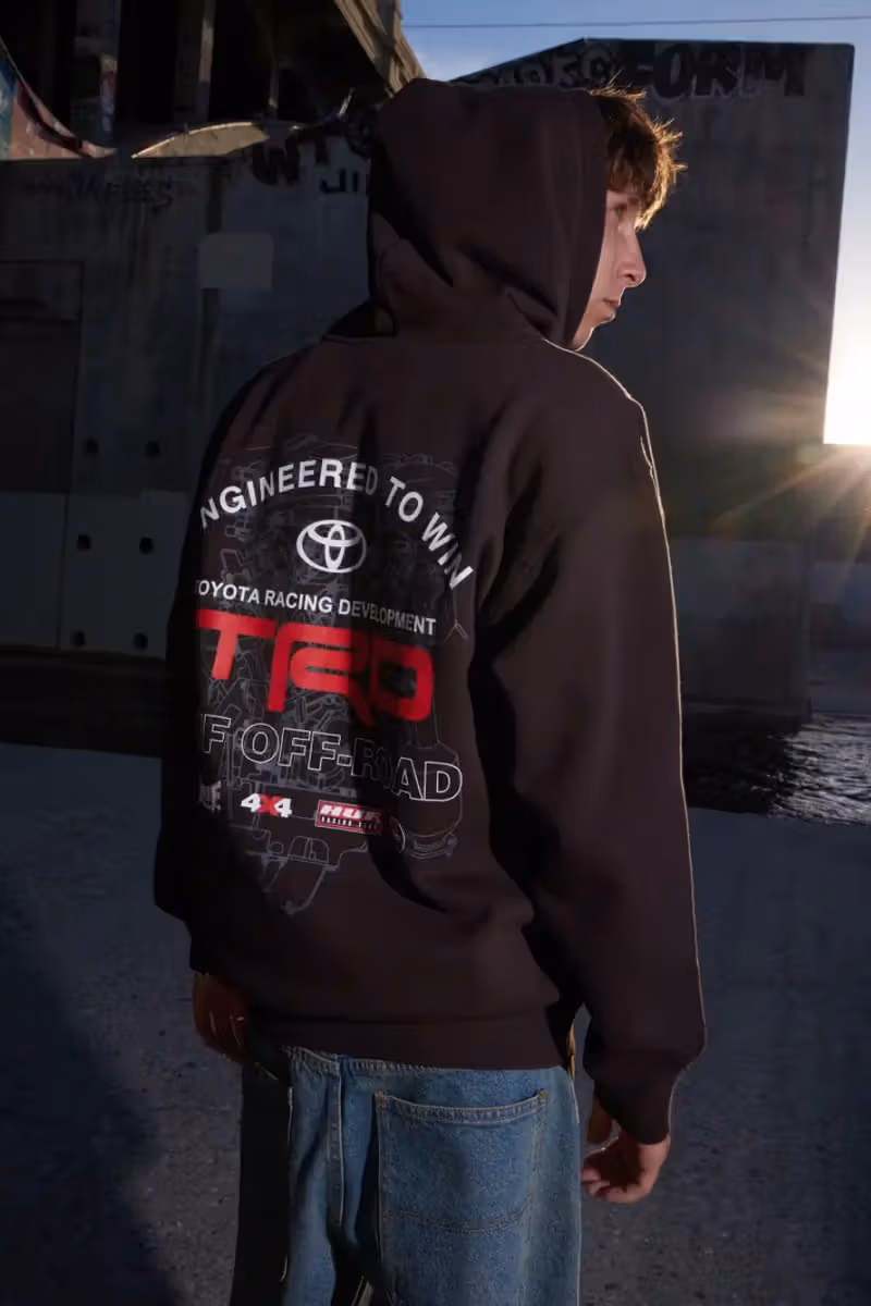 HUF 再牽手 Toyota Racing Development，把賽道贊助美學搬進FW26