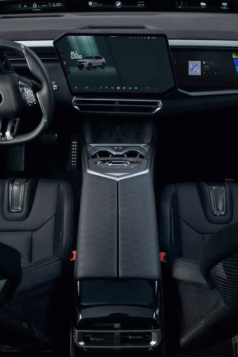 Kith x BMW 第四章壓軸：一台塞進V10手排的2000年X5，一台預告2027年新世代設計