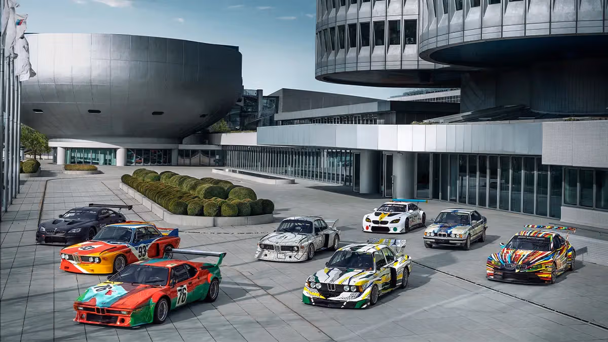 BMW Art Car、史上初の20台大集合——本来はサーキットを疾走すべき