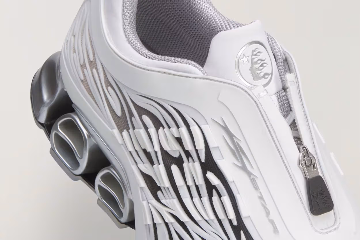 Hellstar拆了adidas Megaride的鏤空籠子，換上一條拉鍊