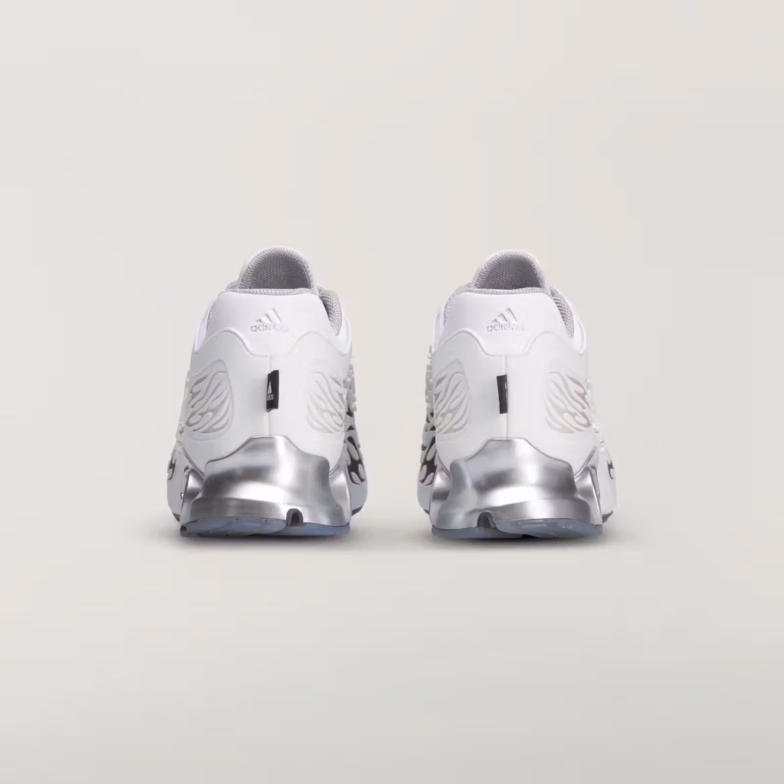 Hellstar拆了adidas Megaride的鏤空籠子，換上一條拉鍊