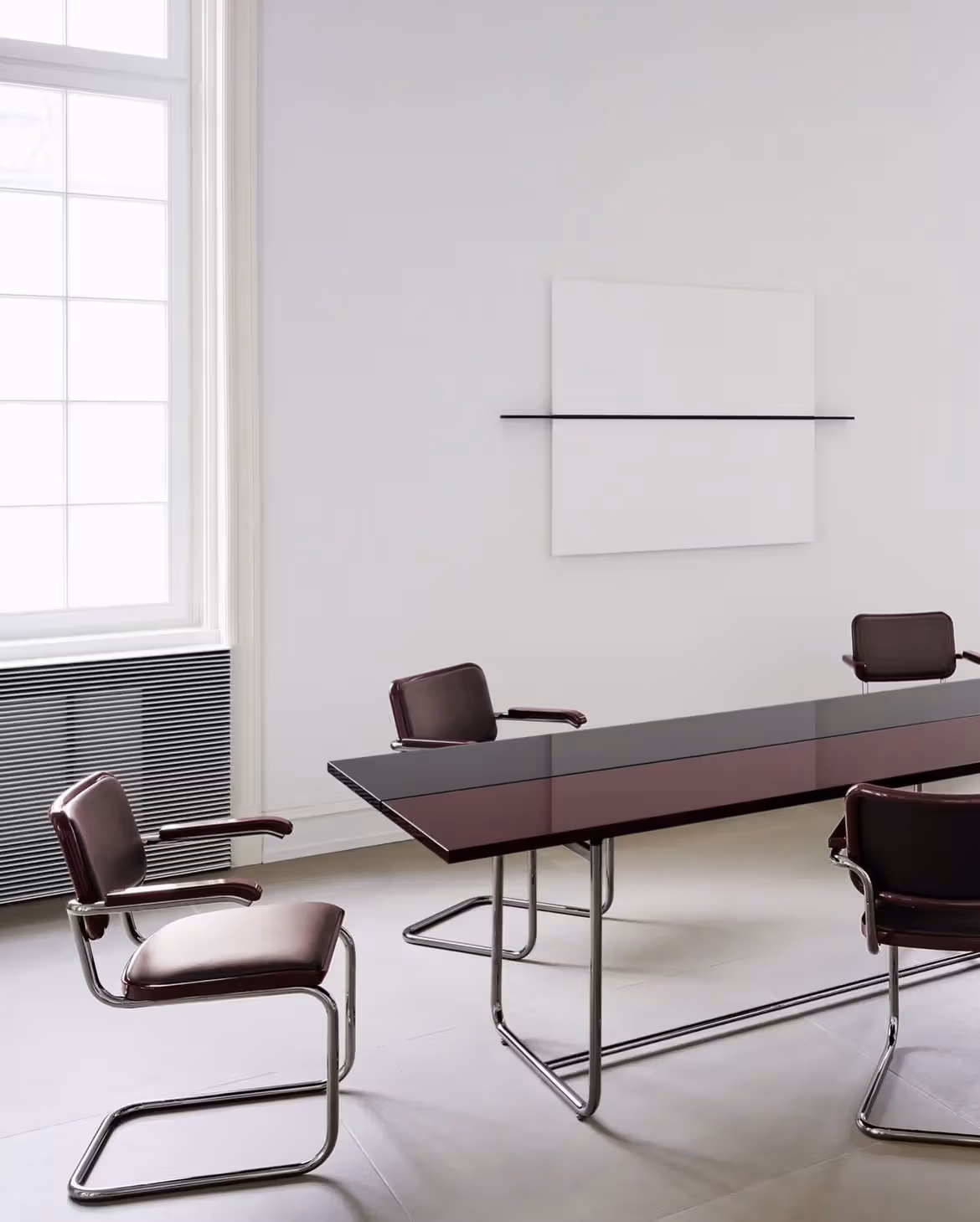 Jil Sander 這次沒改設計，只是把 Thonet 的線條磨得更柔軟