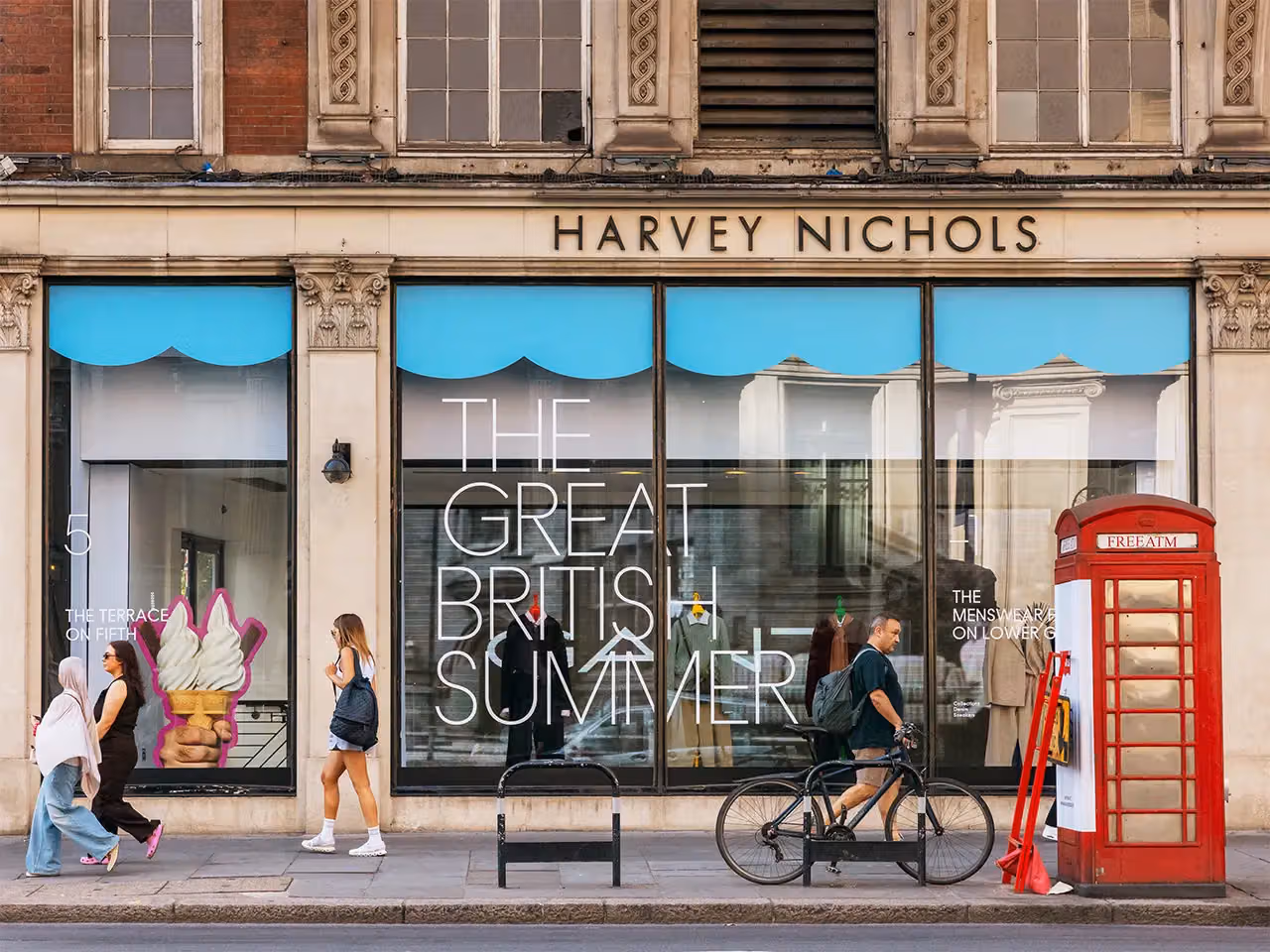 用一輛跑車的價錢買下兩百年老店，Mike Ashley 這次能讓 Harvey Nichols 活下來嗎