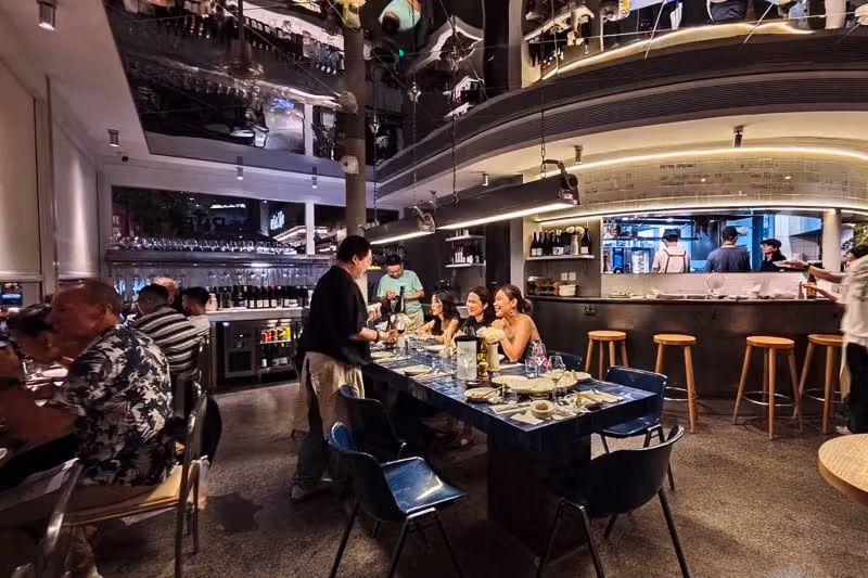 招牌寫著法式，第一口卻是亞洲風味：Pepite 在東湖路端出的不設防海鮮