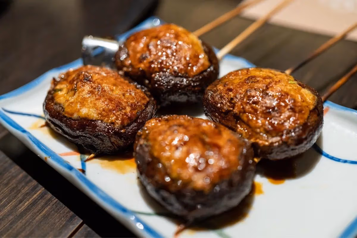 從雞氣管到高端omakase：香港13間燒鳥店的雞肉光譜