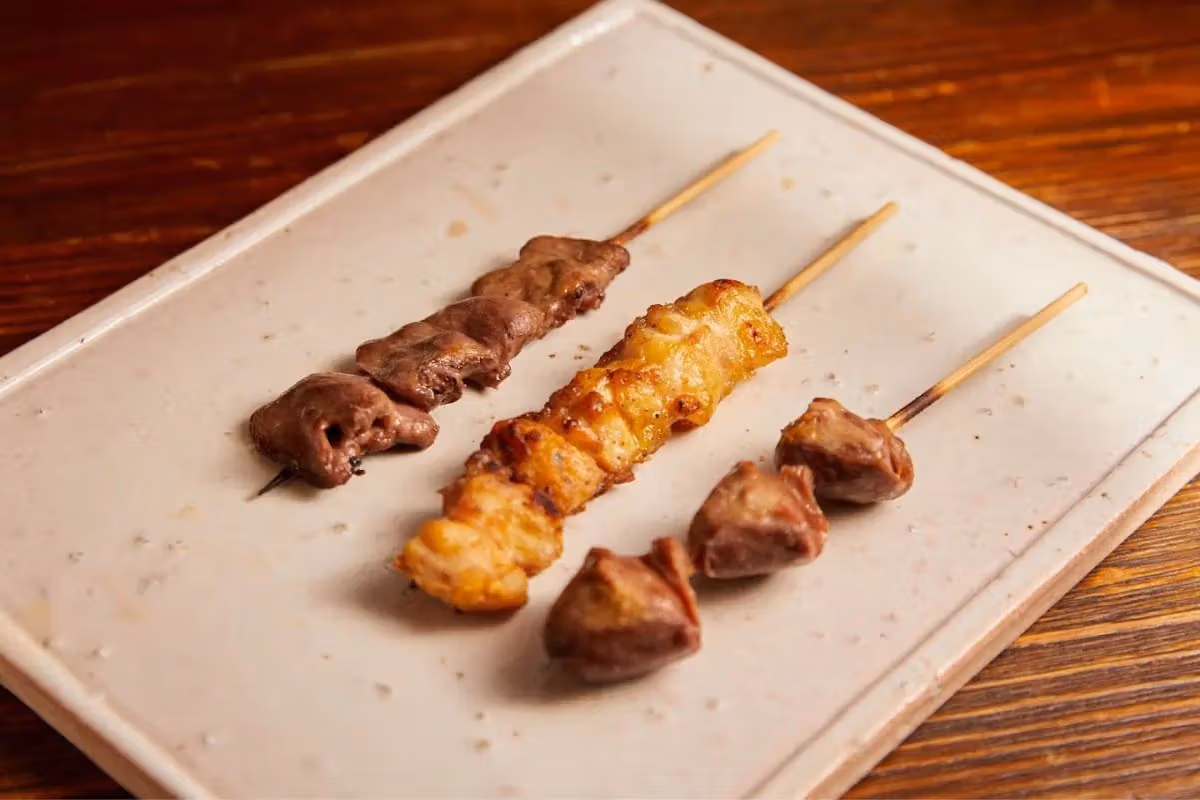 從雞氣管到高端omakase：香港13間燒鳥店的雞肉光譜
