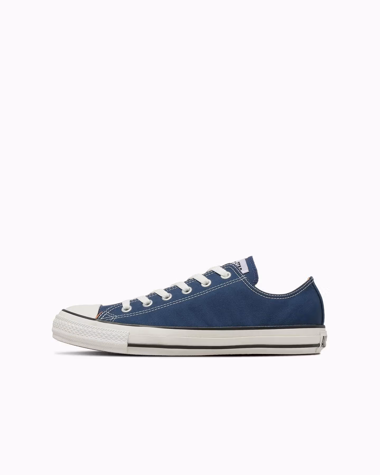 플라이트 재킷을 발에 신다: Converse Japan, 이번엔 Chuck Taylor를 MA-1으로 재해석