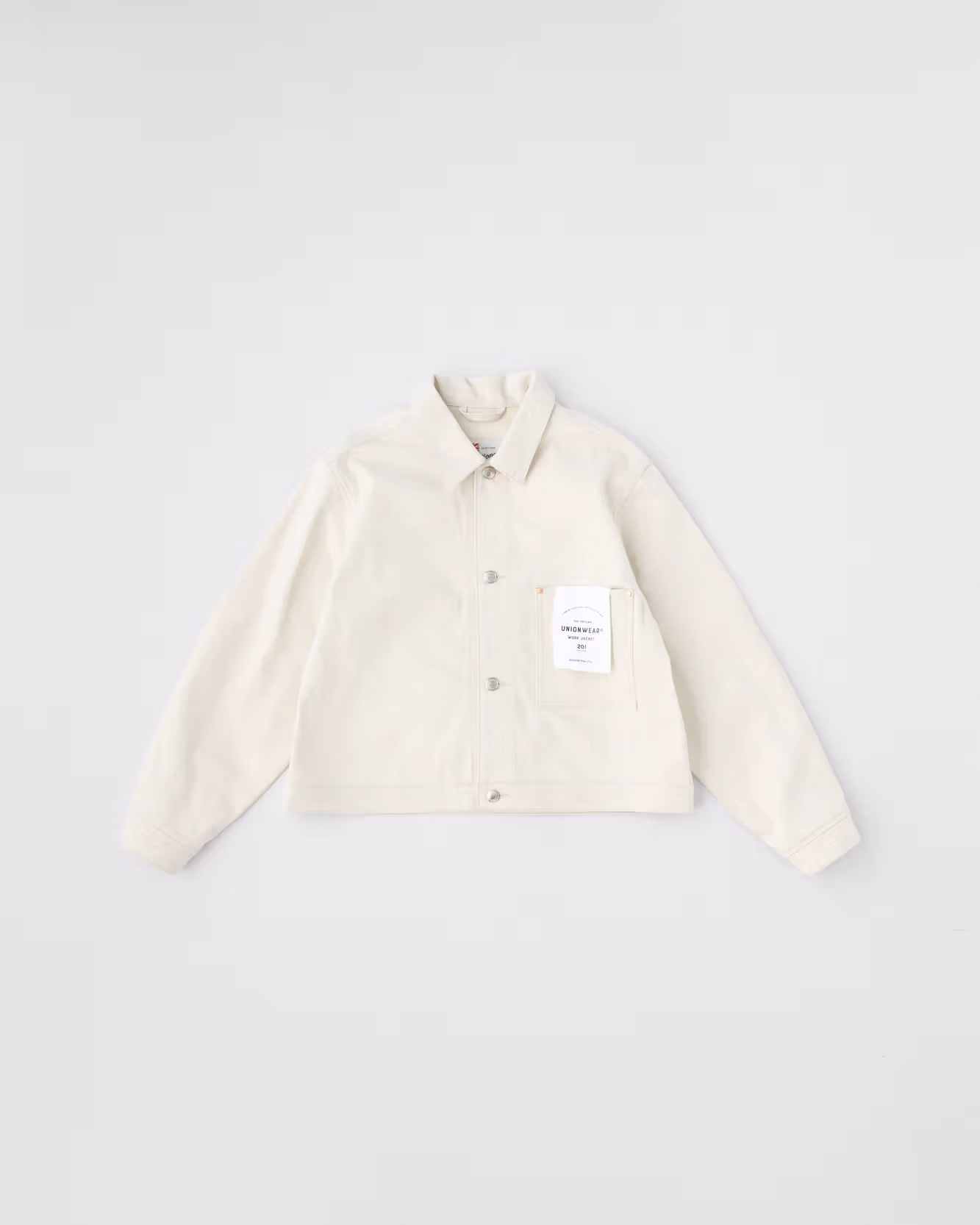 從象牙白穿到黑：Traditional Weatherwear 用一種丹寧示範四種性格