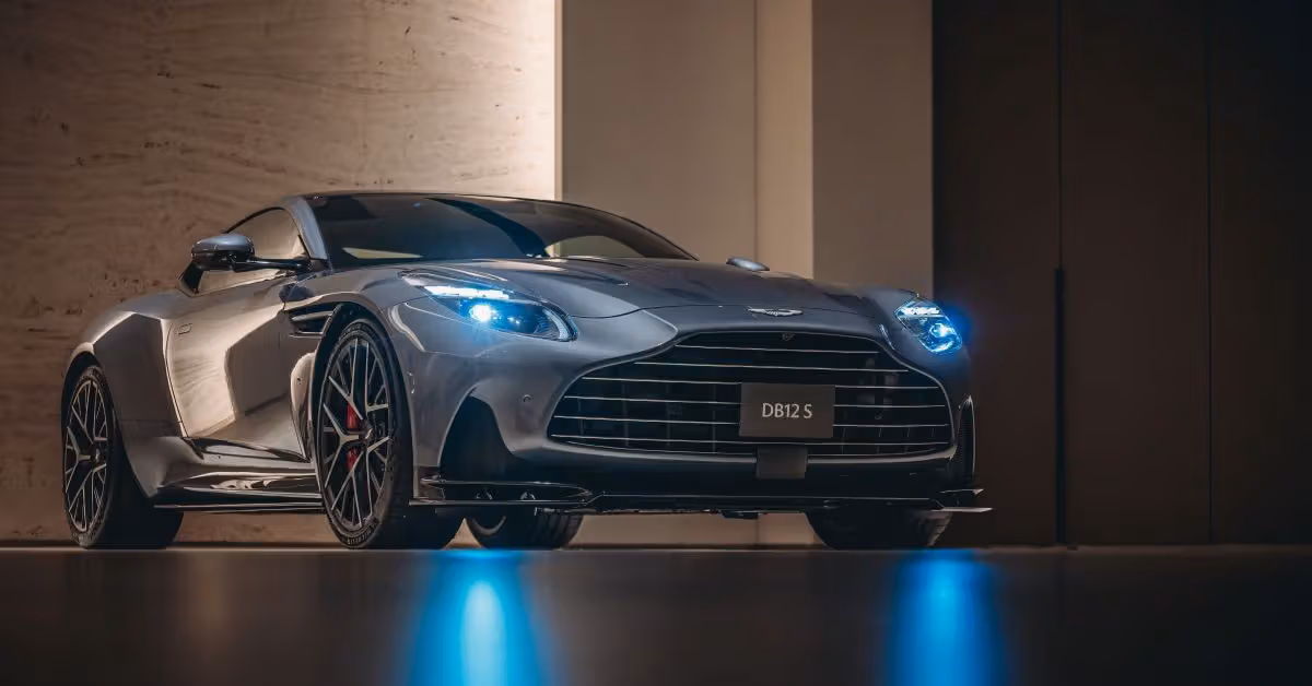 700 匹馬力不是重點，Aston Martin DB12 S 真正想調校的是彎道裡的信任感