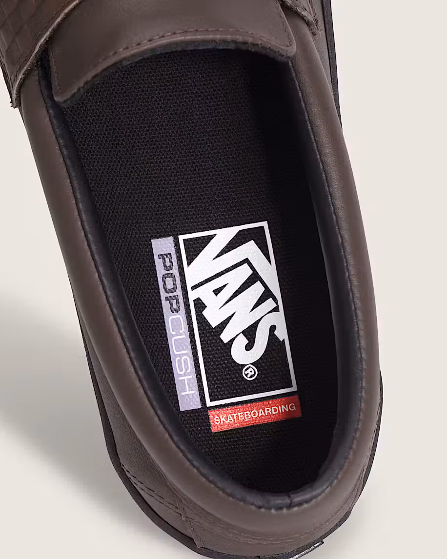 チョコブラウンのローファーにスケートソールを合体、Vansがオフィスカジュアルをさらに崩す