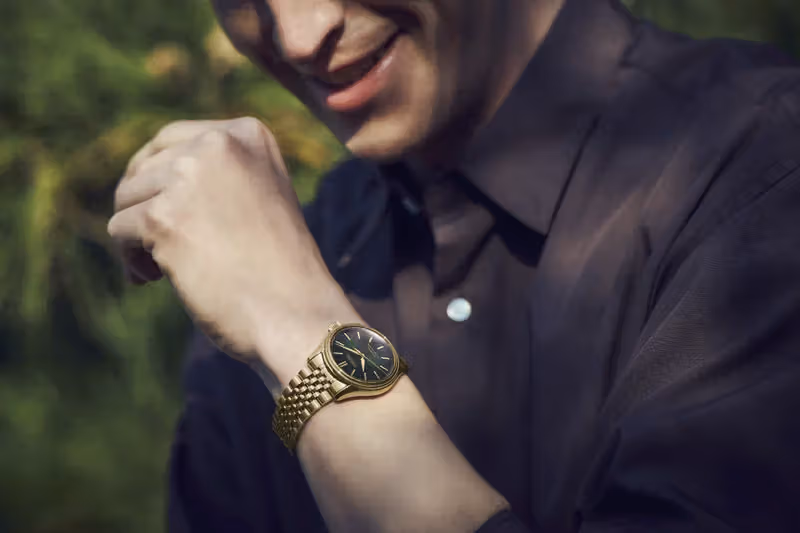 Seiko 把黑松樹皮的粗糙感做進錶盤，這次跟盆栽職人聯手