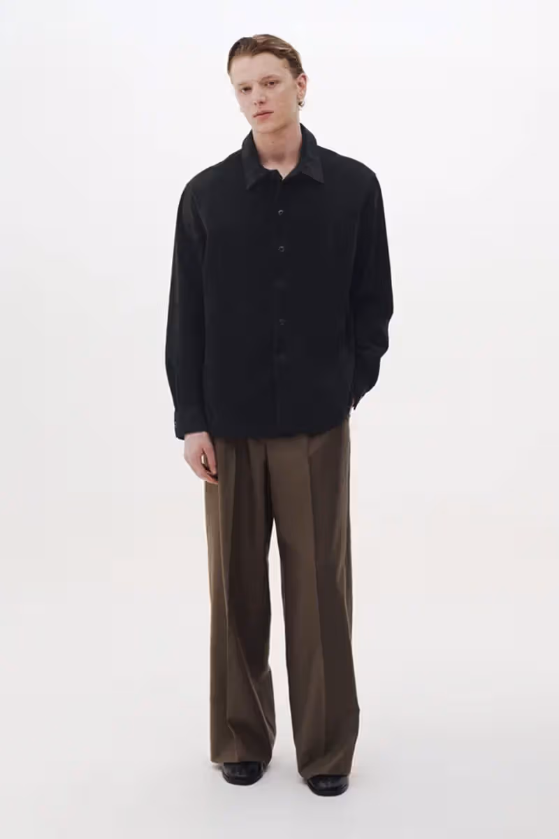 YOKE FW26 第三彈：小牛皮夾克與羊駝毛針織的冬季質地課