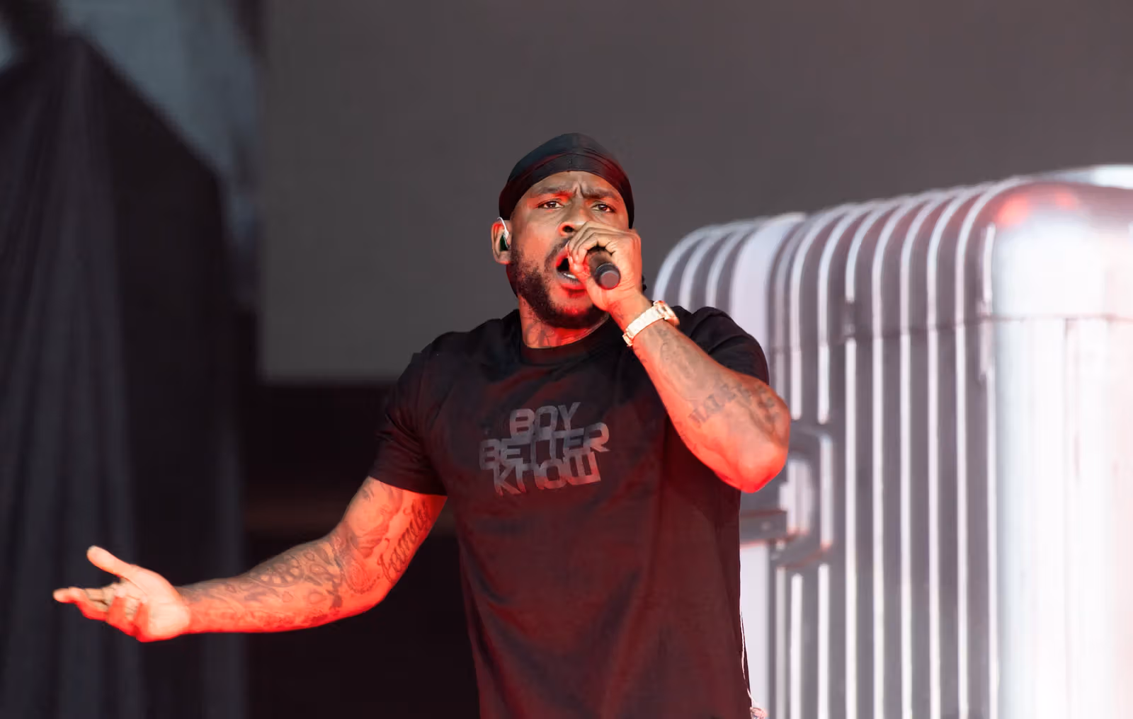 Sziget 第四夜:BMTH 蓋一座末日劇場,Rose Gray 只用一面鏡子收場