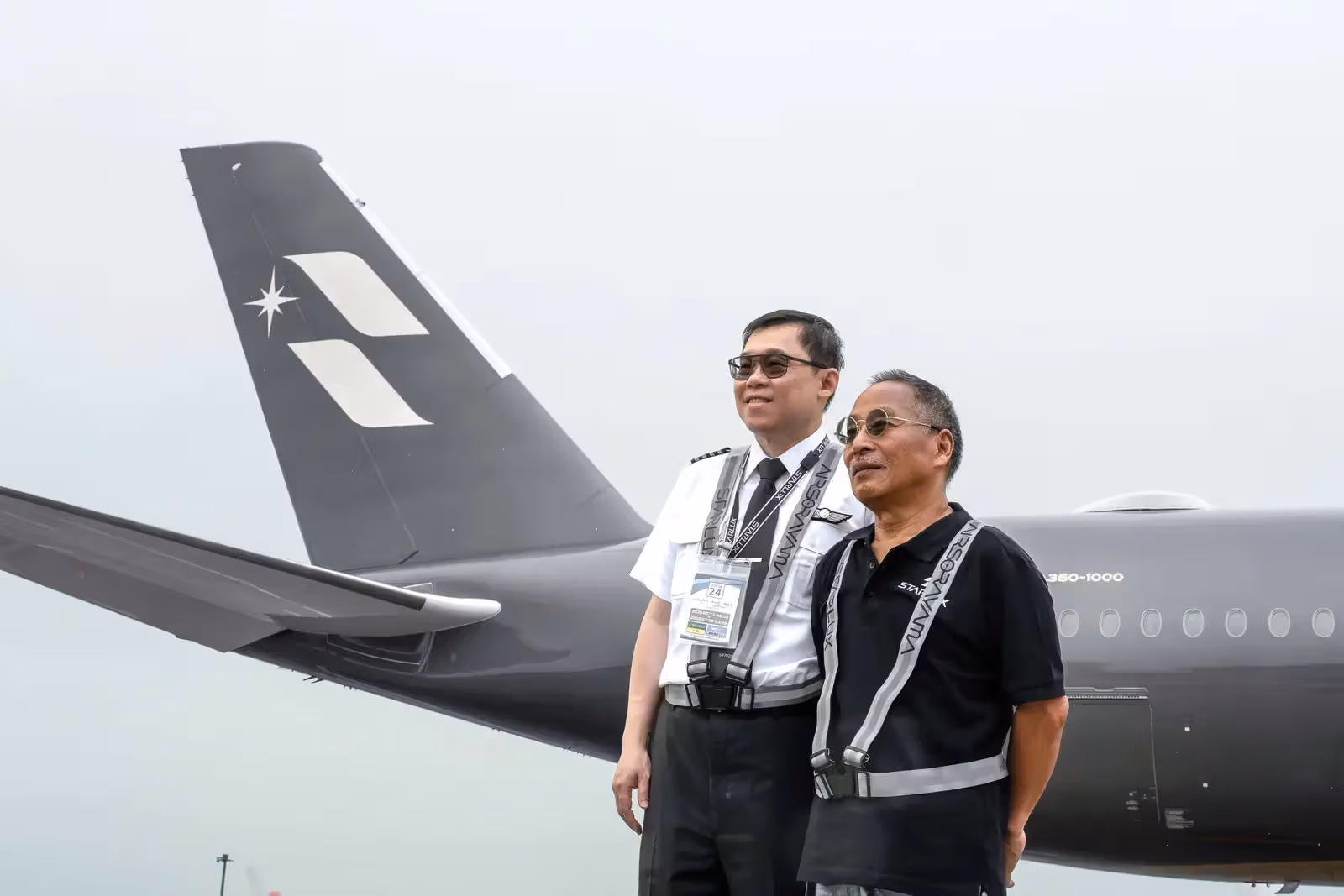 空山基圓飛行夢,星宇航空「AIRSORAYAMA」金銀雙機正式啟航