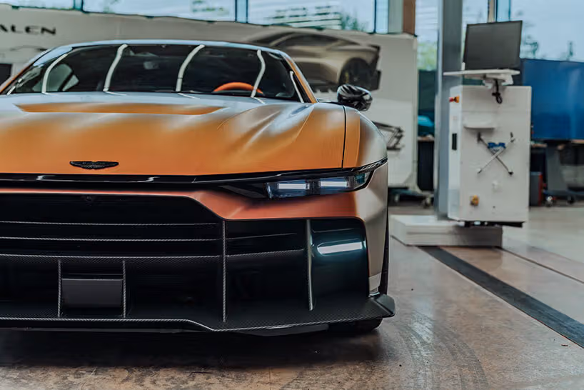 Aston Martin Valen：一輛把玻璃後窗換成行李廂的實驗性怪獸