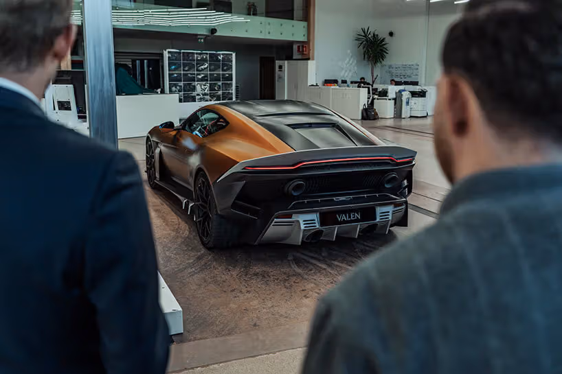 Aston Martin Valen：一輛把玻璃後窗換成行李廂的實驗性怪獸